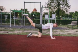 Jak monitorować postępy podczas treningów? Praktyczny przewodnik dla każdego